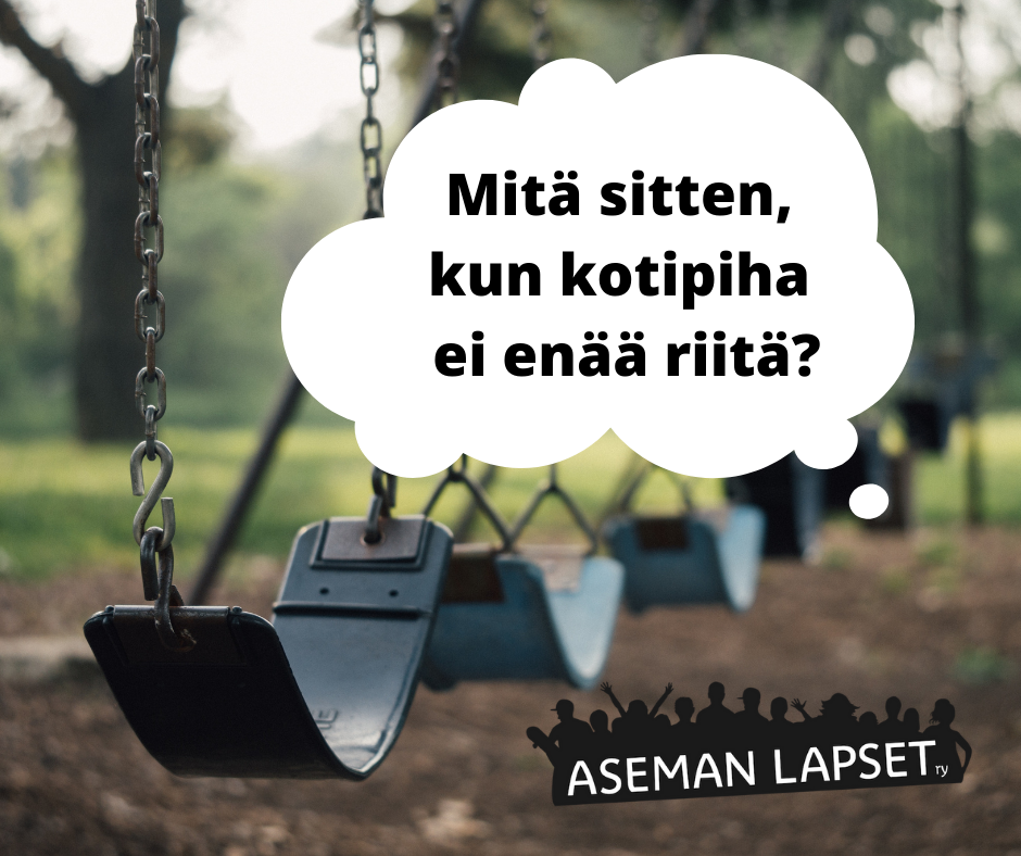 Keinuja puistossa